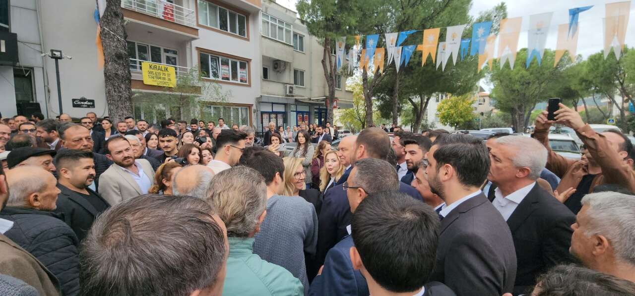 AK Parti Muğla'da Duygusal Tören: Plaket Yerine Gazze Bağışı 6